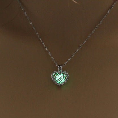Best Mom glow-in-the-dark diy necklace