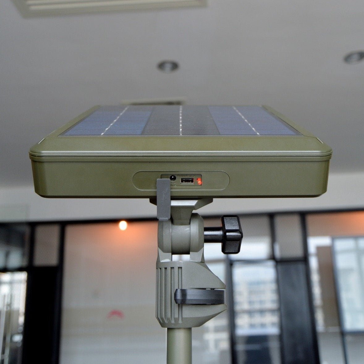 TRU De-LIGHT WORK & PLAY Solar LED Flood-Light – 3450 Lumen Multi-Configuration