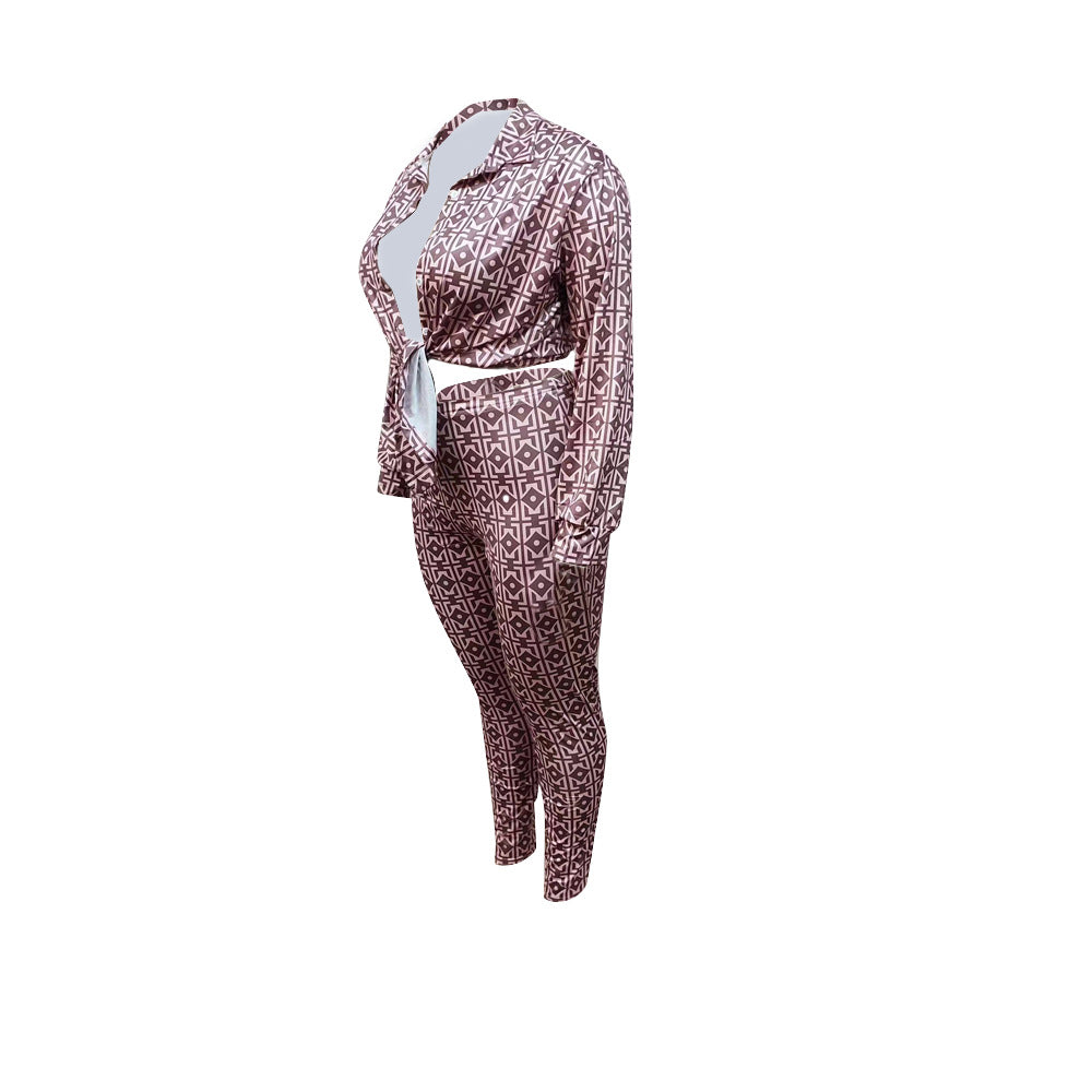 Conjunto de Camisa con Estampado Geométrico Tallas Grandes y Pantalones de Tiro Alto
