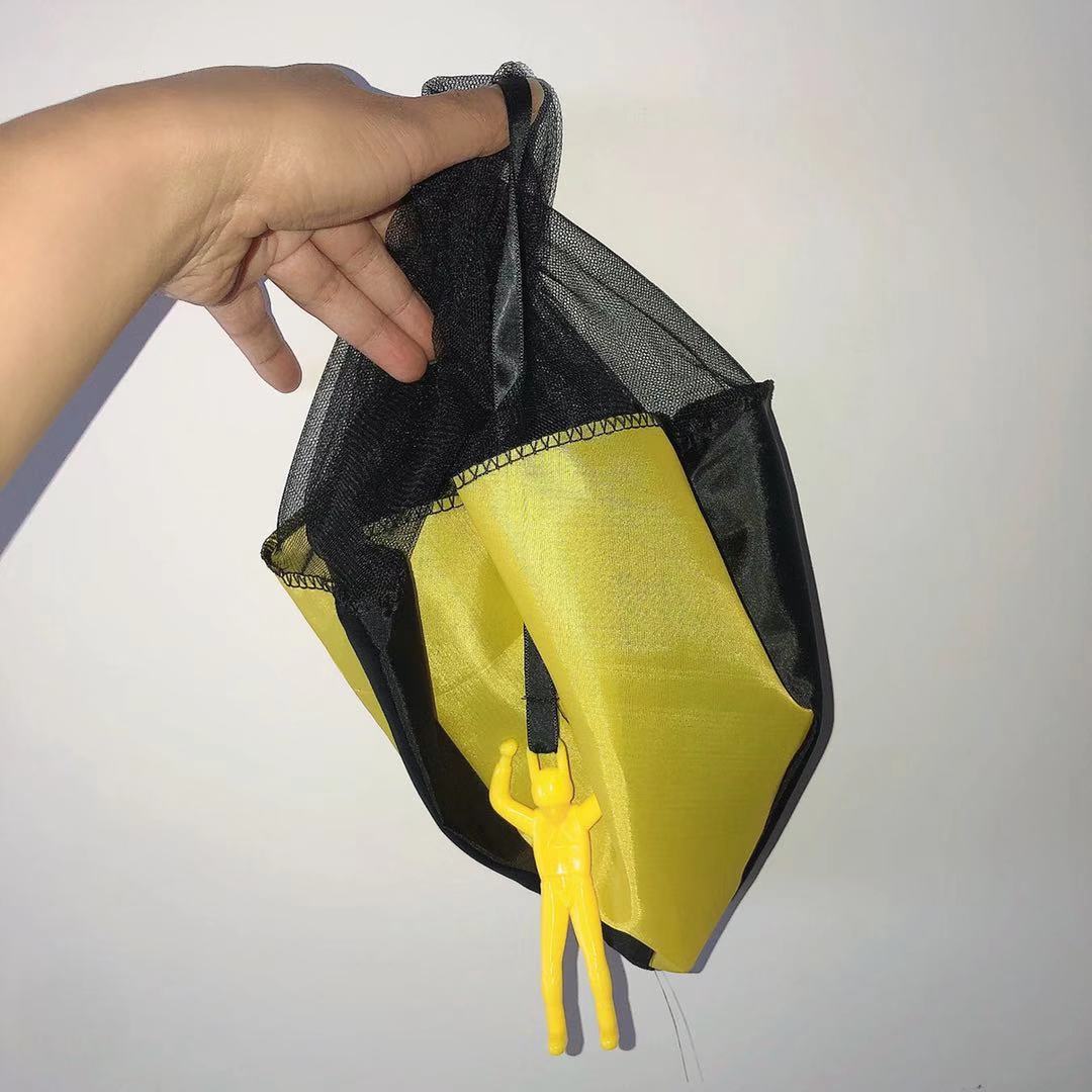 Children's Hand-Powered Parachute Toy – Outdoor Flying Fun for Kids
