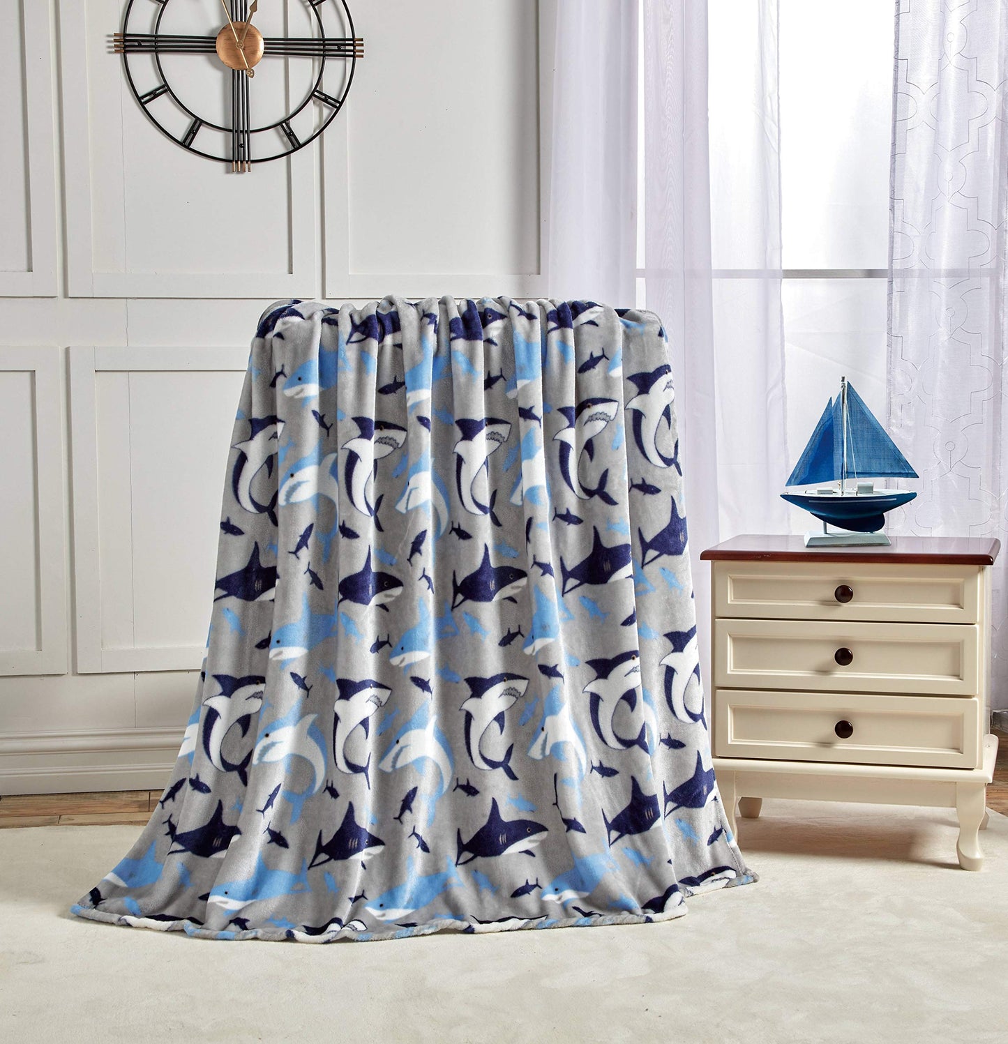 Decor&More American Pride Collection Microplush Throw Blanket (50" x 60")