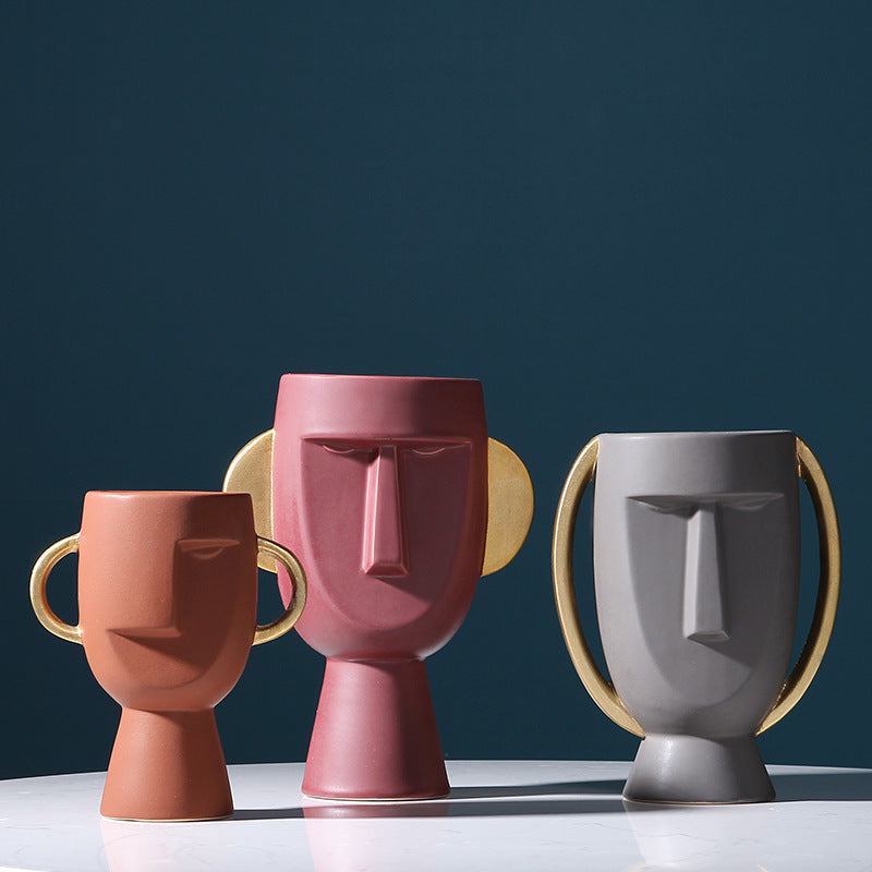 L'originalité du vase en céramique faciale de Northern Europe Limelight est contractuelle