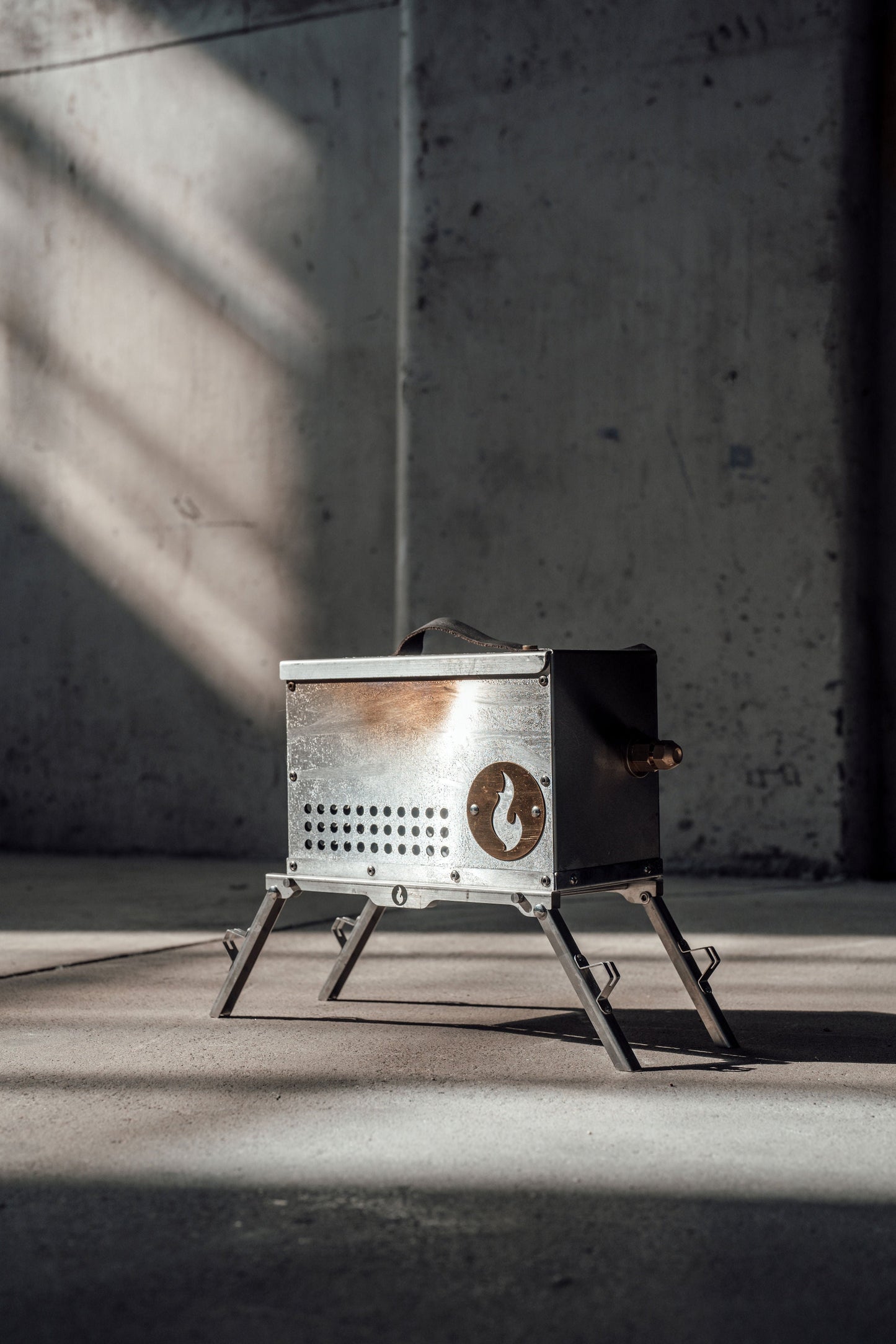 The Hekla: LavaBox de acero inoxidable 304 con quemador doble