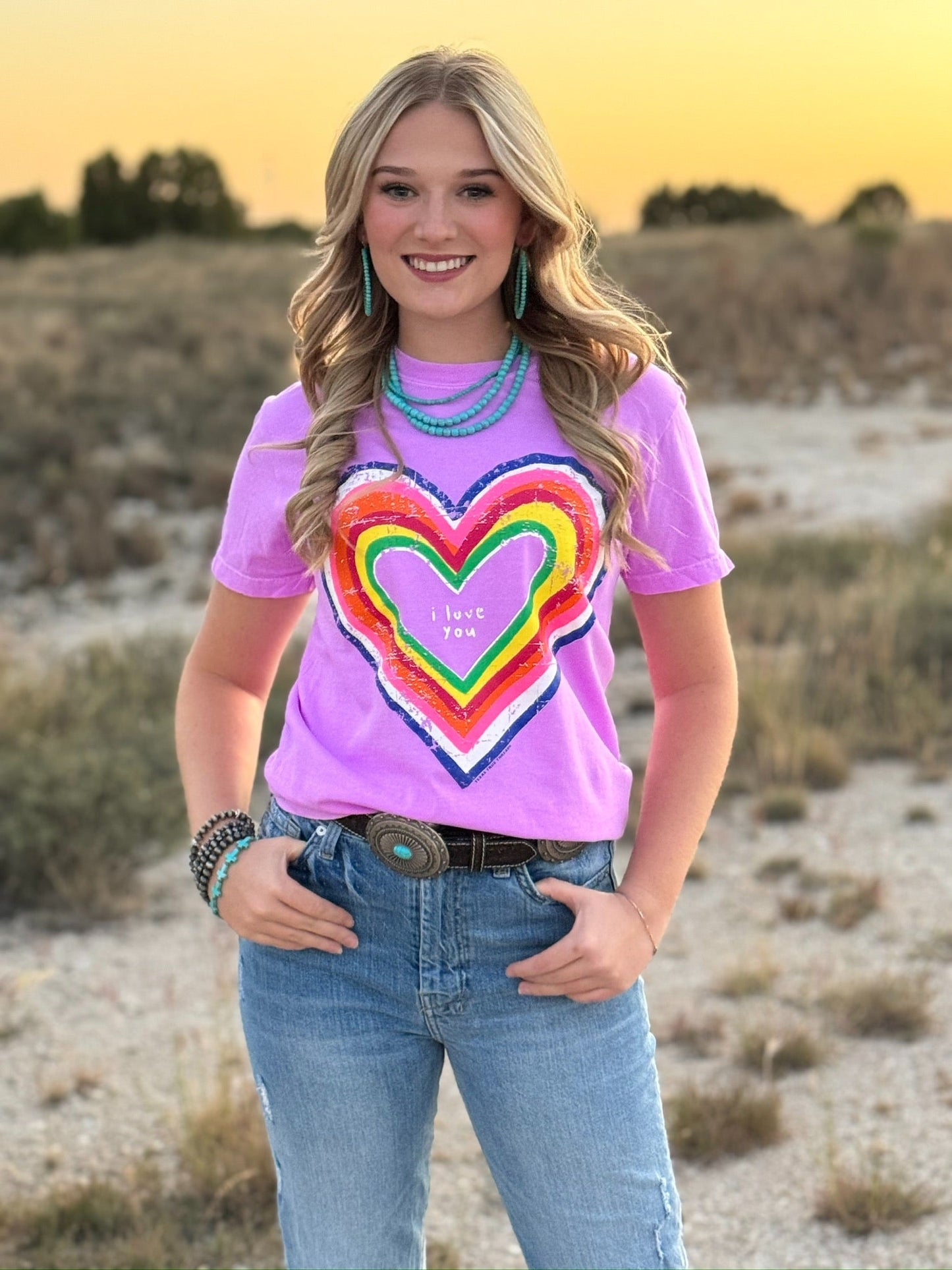 Camiseta con Corazón Arcoíris "Te Quiero"