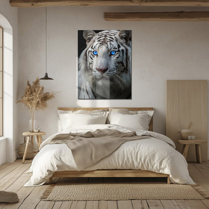 Art mural en verre Tigre blanc aux yeux bleus – Portrait saisissant d'une faune majestueuse au regard perçant-KAFCD016