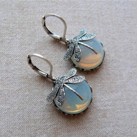 Retro Compact Dragonfly Pattern Earrings