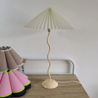 Lampe de table style rétro plissée, abat-jour parapluie, nordique médiéval coréen, pour chambre principale, lampe de chevet pivotante en fer forgé, livraison directe.