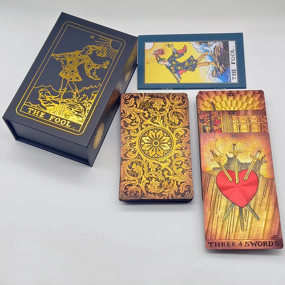 Le nouveau jeu de société de Tarot "The New Knight Laser Gold Foil" – Cartes de divination luxueuses en PVC, imperméables et résistantes à l'usure, avec marquage à chaud.