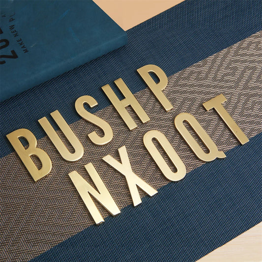 1 pièce en métal auto-adhésive Numéro de maison, lettres de l'alphabet anglais pour plaque de porte d'appartement, autocollants de numéro de boîte aux lettres de table 7*3cm