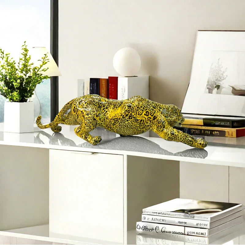 Décoration Intérieure Statue Guépard Sculpture Léopard en Résine Panthère Assise Figurine Ornement de Bureau Décoration Maison et Bureau