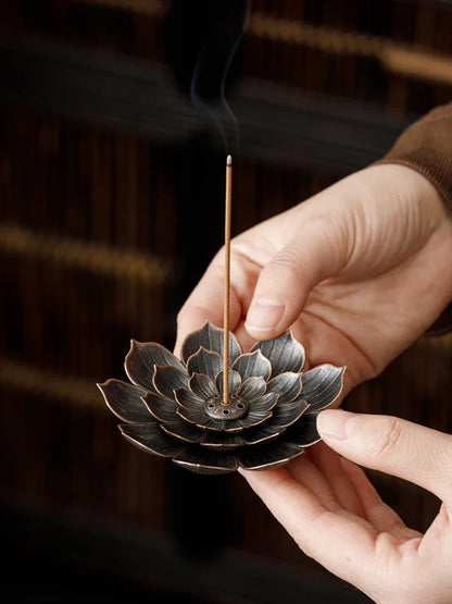 Brûleur d'encens 2-en-1 en alliage | Porte-bâtonnet de santal en métal avec motif lotus zen
