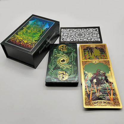 Jeu de Tarot Cthulhu Whispers Of The Old Gods Édition Luxe Feuille d'Or Cartes de Divination en PVC avec Finition Givrée dans une Belle Boîte Magnétique