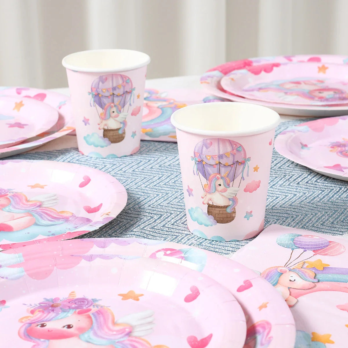 Set de vaisselle jetable licorne Assiettes Gobelets Serviettes Décoration de fête d'anniversaire Enfants Garçon Fille Fournitures de fête d'anniversaire de mariage