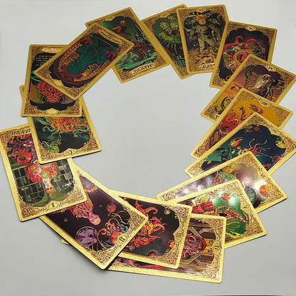 Jeu de Tarot Cthulhu Whispers Of The Old Gods Édition Luxe Feuille d'Or Cartes de Divination en PVC avec Finition Givrée dans une Belle Boîte Magnétique
