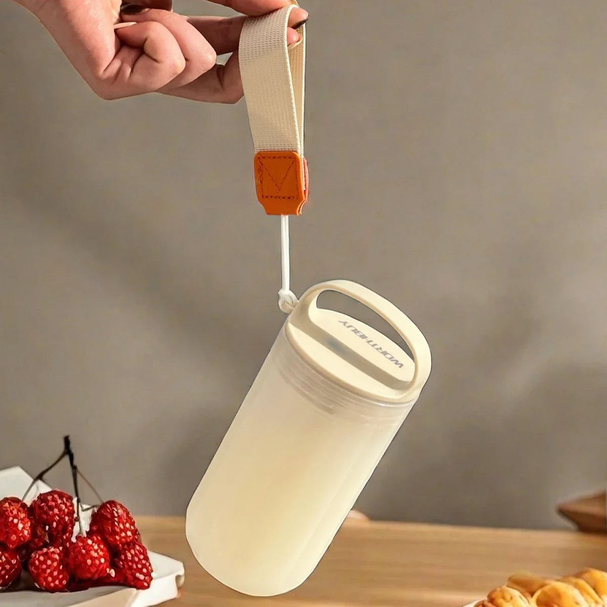 WORTHBUY Portable Plastic Water Bottle | Leak-proof Heat-resistant Tumbler for Travel and Sport
