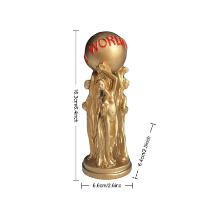 1 Pièce d'Ornement d'Art de Luxe Léger pour Trois Personnes, Tenant une Boule, Texture Dorée, Boule Gravée "Le Monde Est À Vous", Pièce d'Affichage Inspirante pour Table de Salon
