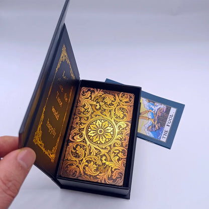 Le nouveau jeu de société de Tarot "The New Knight Laser Gold Foil" – Cartes de divination luxueuses en PVC, imperméables et résistantes à l'usure, avec marquage à chaud.