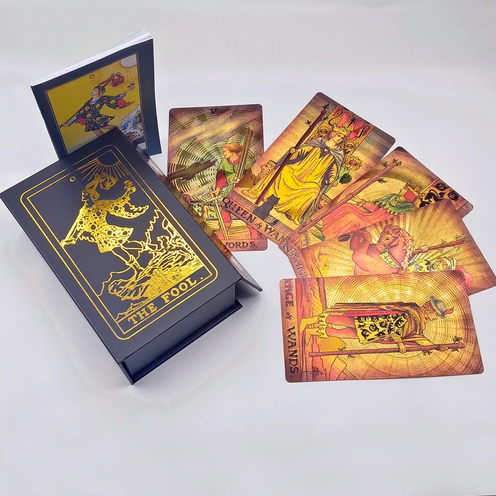 Le nouveau jeu de société de Tarot "The New Knight Laser Gold Foil" – Cartes de divination luxueuses en PVC, imperméables et résistantes à l'usure, avec marquage à chaud.