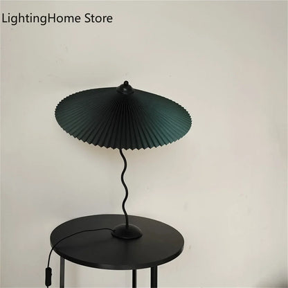 Lampe de table style rétro plissée, abat-jour parapluie, nordique médiéval coréen, pour chambre principale, lampe de chevet pivotante en fer forgé, livraison directe.
