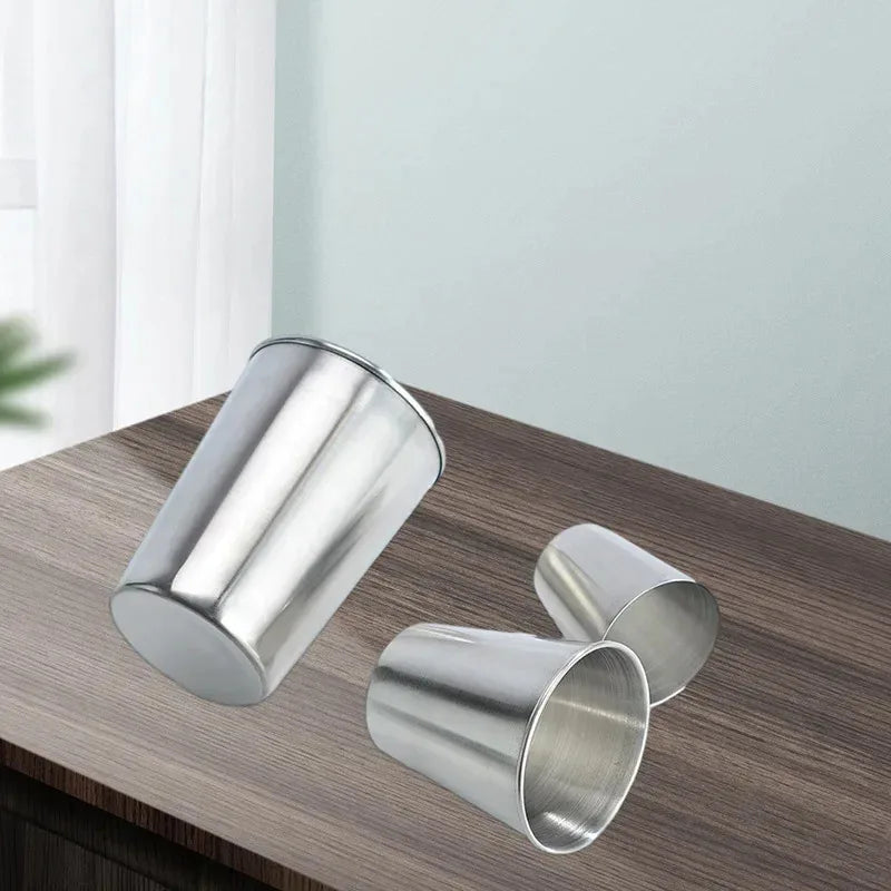 2025 Lot de 4 tasses de voyage d'extérieur en acier inoxydable, mini verres à whisky/vin avec étui, vaisselle portable 30ml/70ml/170ml