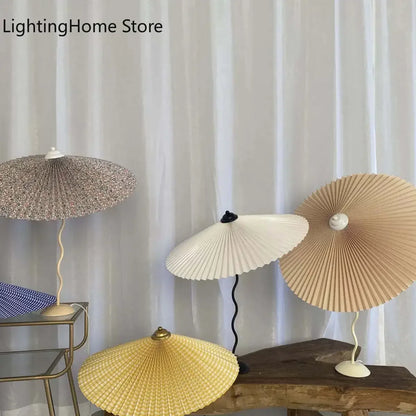 Lampe de table style rétro plissée, abat-jour parapluie, nordique médiéval coréen, pour chambre principale, lampe de chevet pivotante en fer forgé, livraison directe.