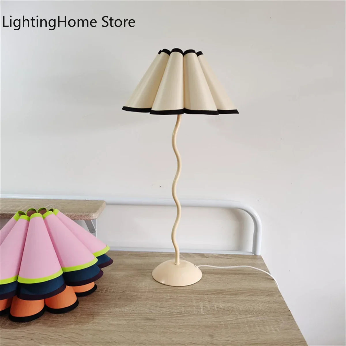 Lampe de table style rétro plissée, abat-jour parapluie, nordique médiéval coréen, pour chambre principale, lampe de chevet pivotante en fer forgé, livraison directe.