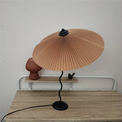 Lampe de table style rétro plissée, abat-jour parapluie, nordique médiéval coréen, pour chambre principale, lampe de chevet pivotante en fer forgé, livraison directe.