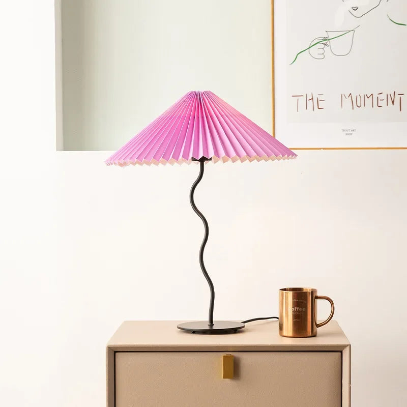 Lampe de table style rétro plissée, abat-jour parapluie, nordique médiéval coréen, pour chambre principale, lampe de chevet pivotante en fer forgé, livraison directe.