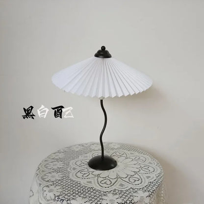 Lampe de table style rétro plissée, abat-jour parapluie, nordique médiéval coréen, pour chambre principale, lampe de chevet pivotante en fer forgé, livraison directe.