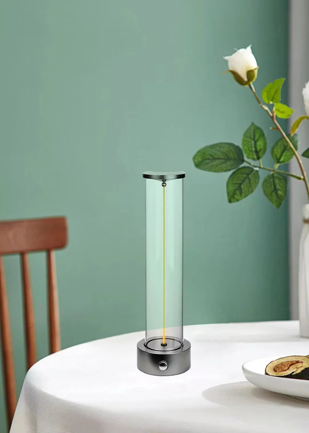 Lámpara de mesita de noche LED inalámbrica con un toque minimalista, regulable