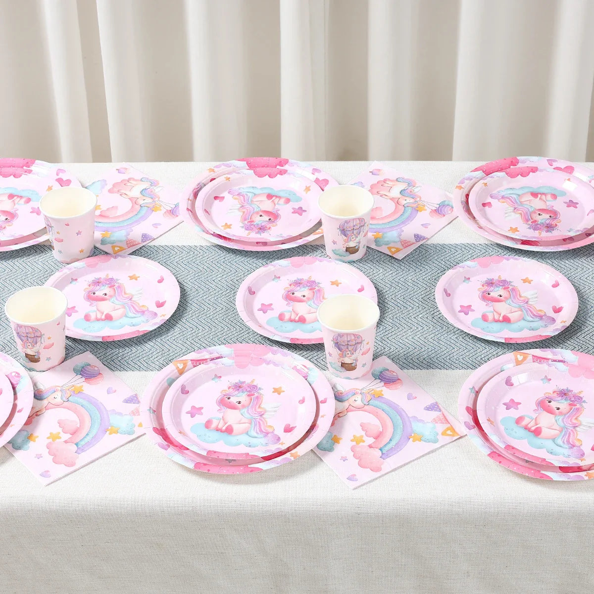Set de vaisselle jetable licorne Assiettes Gobelets Serviettes Décoration de fête d'anniversaire Enfants Garçon Fille Fournitures de fête d'anniversaire de mariage