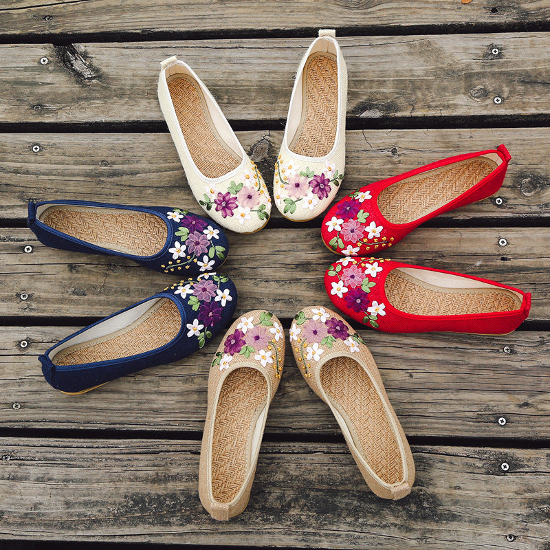 Ethnic Style Embroidered Shoes