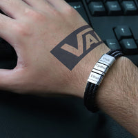 Bracelet tressé en cuir et acier inoxydable
