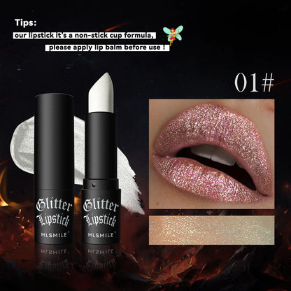 Labial mate aterciopelado de larga duración e hidratante