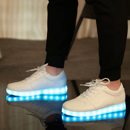 Chaussures lumineuses colorées pour amoureux Chaussures lumineuses Chaussures décontractées Chaussures à planche rechargeables par USB