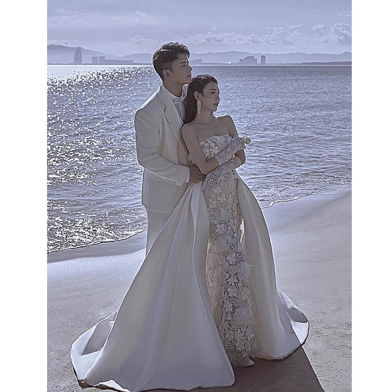 Robe de mariée sirène traîne en satin, haut bustier en dentelle, style français