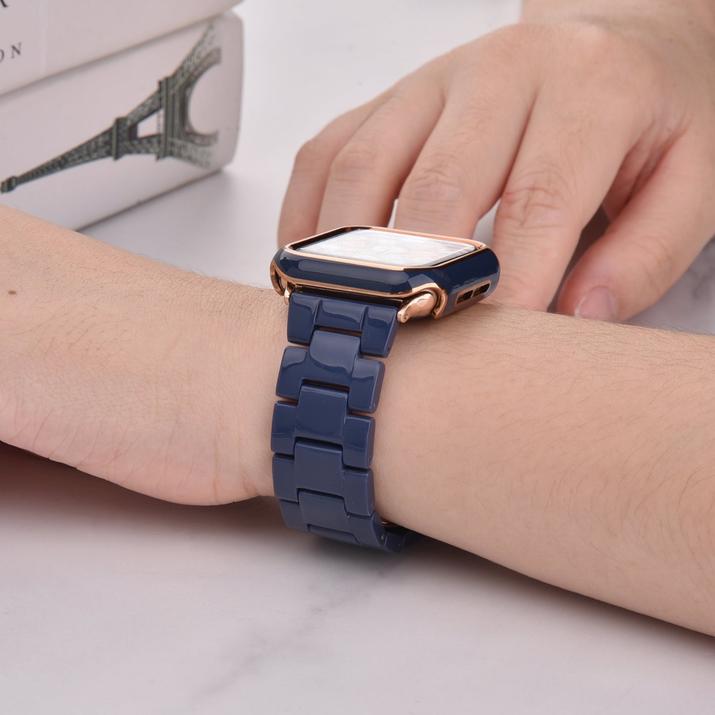 Bracelet en résine avec étui pare-chocs pour Apple Watch 40mm et 44mm