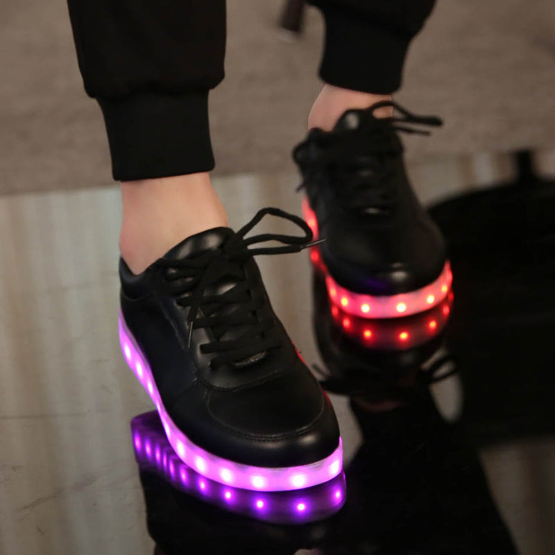 Chaussures lumineuses colorées pour amoureux Chaussures lumineuses Chaussures décontractées Chaussures à planche rechargeables par USB