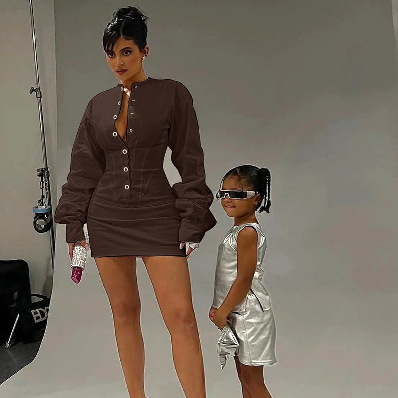 La robe taille haute Spicy Girls affine la silhouette et couvre les hanches