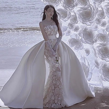 Robe de mariée sirène traîne en satin, haut bustier en dentelle, style français
