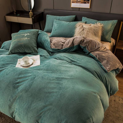 Juego de tres piezas de franela gruesa para cama con superficie y dobladillo para cama doble