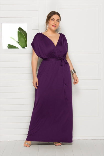 Vestido suelto de talla grande de color liso con cuello en V
