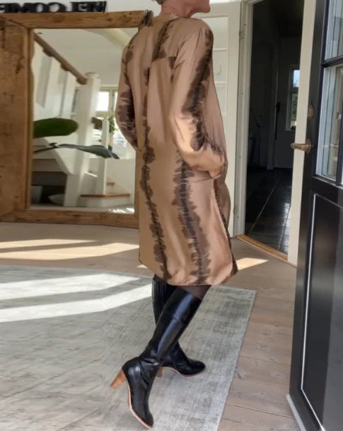 Vestido de mujer con estampado de serpiente