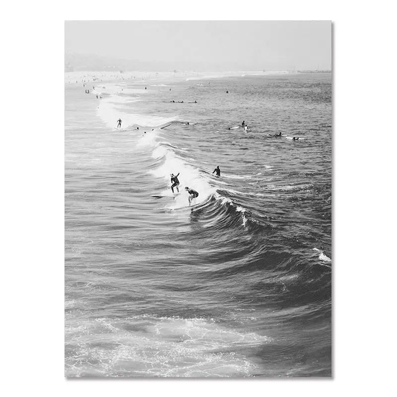 Póster de pared de paisaje costero nórdico moderno en blanco y negro con tema de surf, pintura sin marco