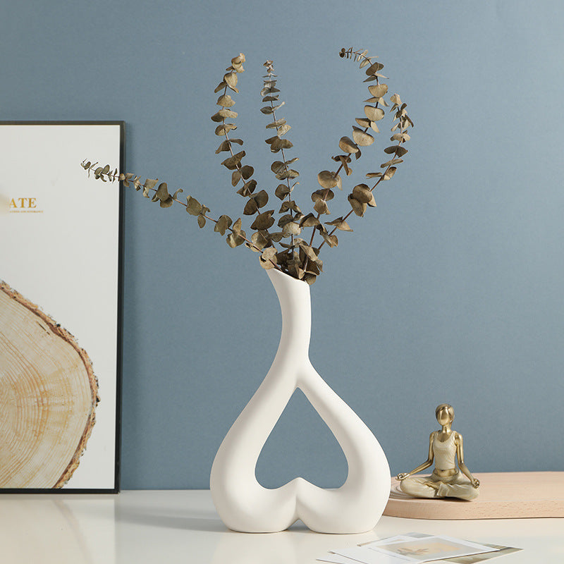 Nordic Style Heart Hollow Out Electroplated Ceramic Vase Decoration