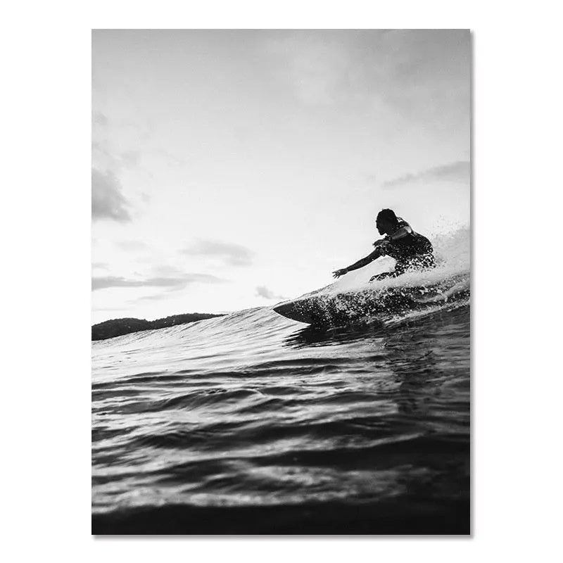 Póster de pared de paisaje costero nórdico moderno en blanco y negro con tema de surf, pintura sin marco