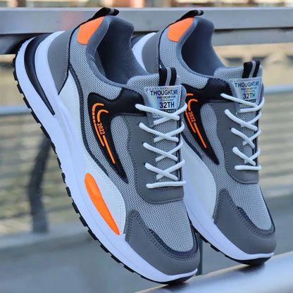 Chaussures d'été respirantes en maille pour hommes : la tendance sneaker qui va avec tout.