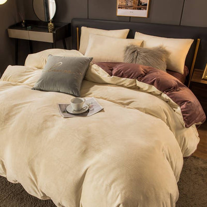 Juego de tres piezas de franela gruesa para cama con superficie y dobladillo para cama doble