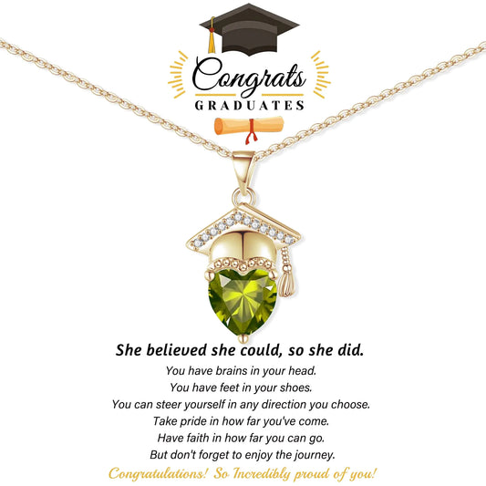 Collier en or délicat pour femmes pour l'obtention d'un diplôme