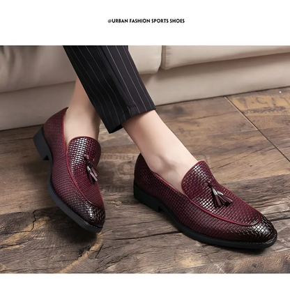 Pointed Men’s Slip On Woven Leather Shoes